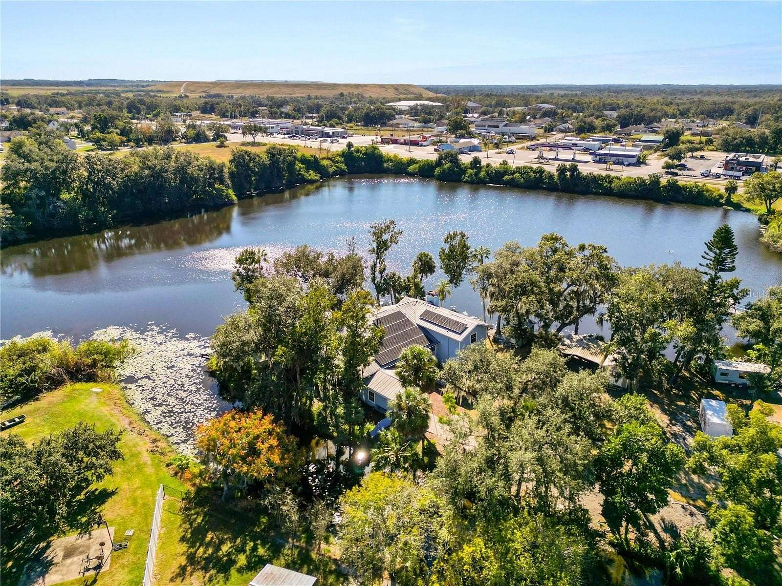 7 Acres of Residential Land with Home for Sale in Mulberry, Florida