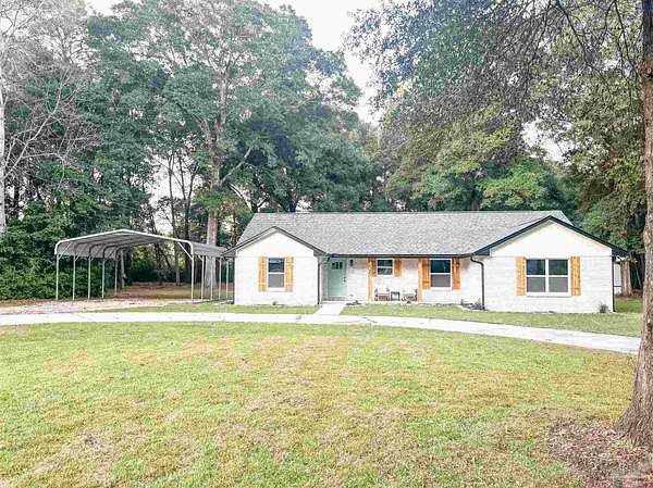 4 Acres of Residential Land with Home for Sale in Milton, Florida