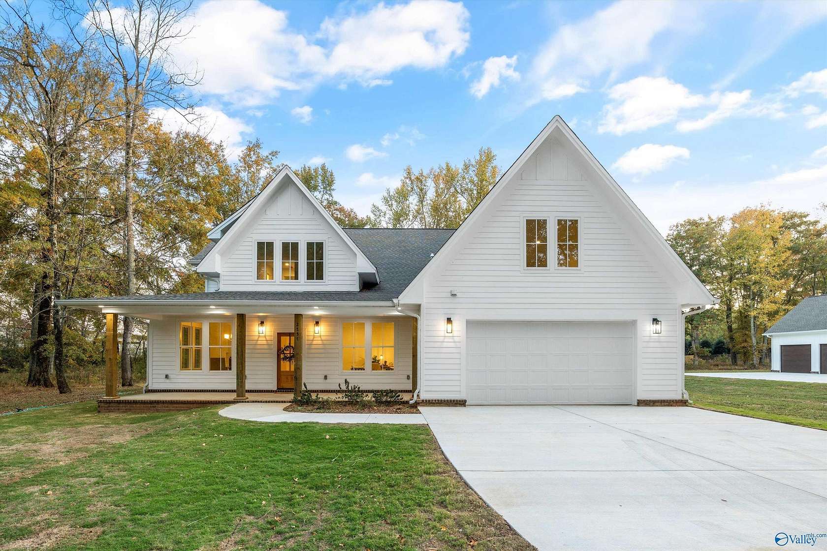 2.1 Acres of Residential Land with Home for Sale in Harvest, Alabama