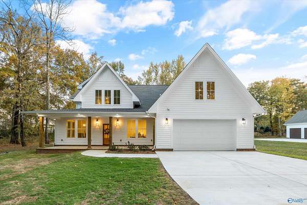 2.1 Acres of Residential Land with Home for Sale in Harvest, Alabama