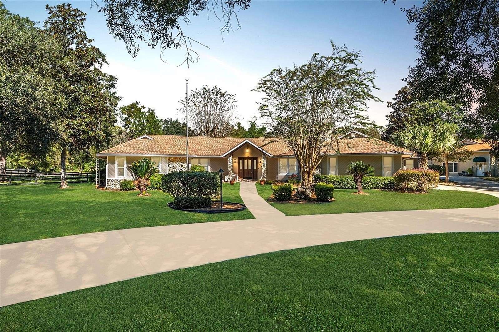 5 Acres of Land with Home for Sale in Ocala, Florida