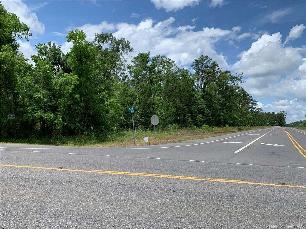 16.1 Acres of Land for Sale in DeQuincy, Louisiana