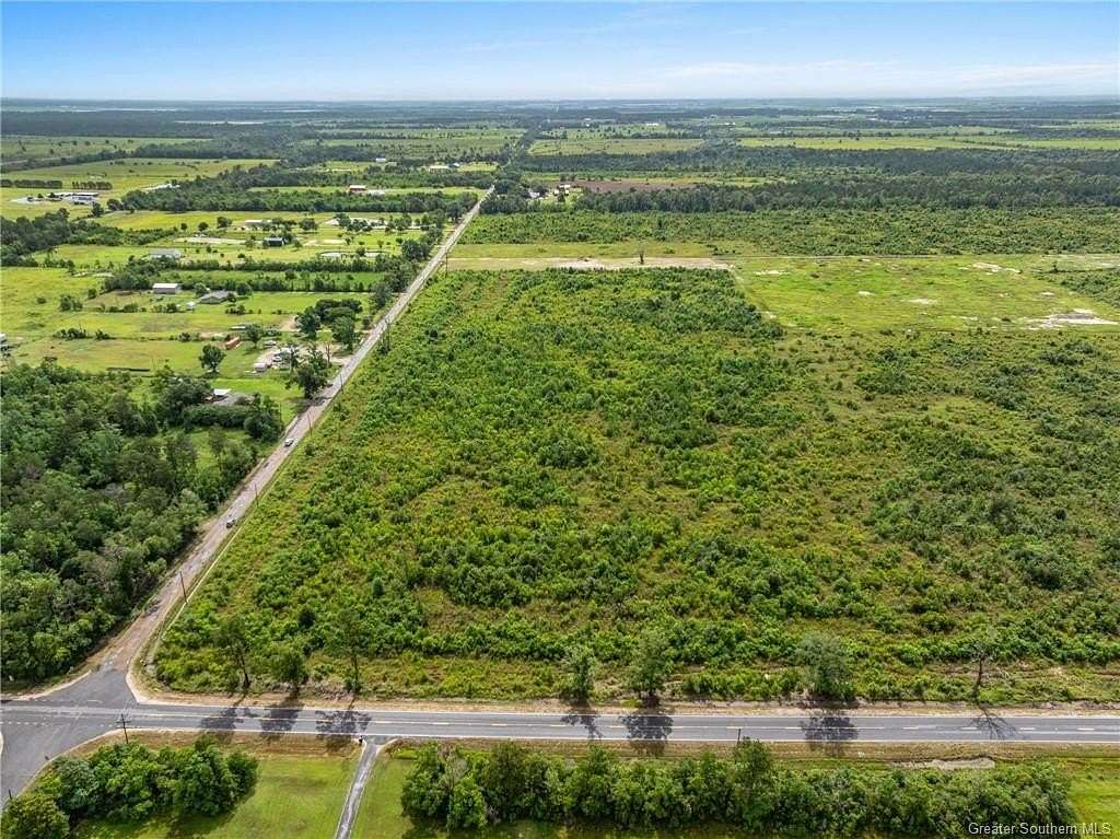 5 Acres of Residential Land for Sale in Iowa, Louisiana