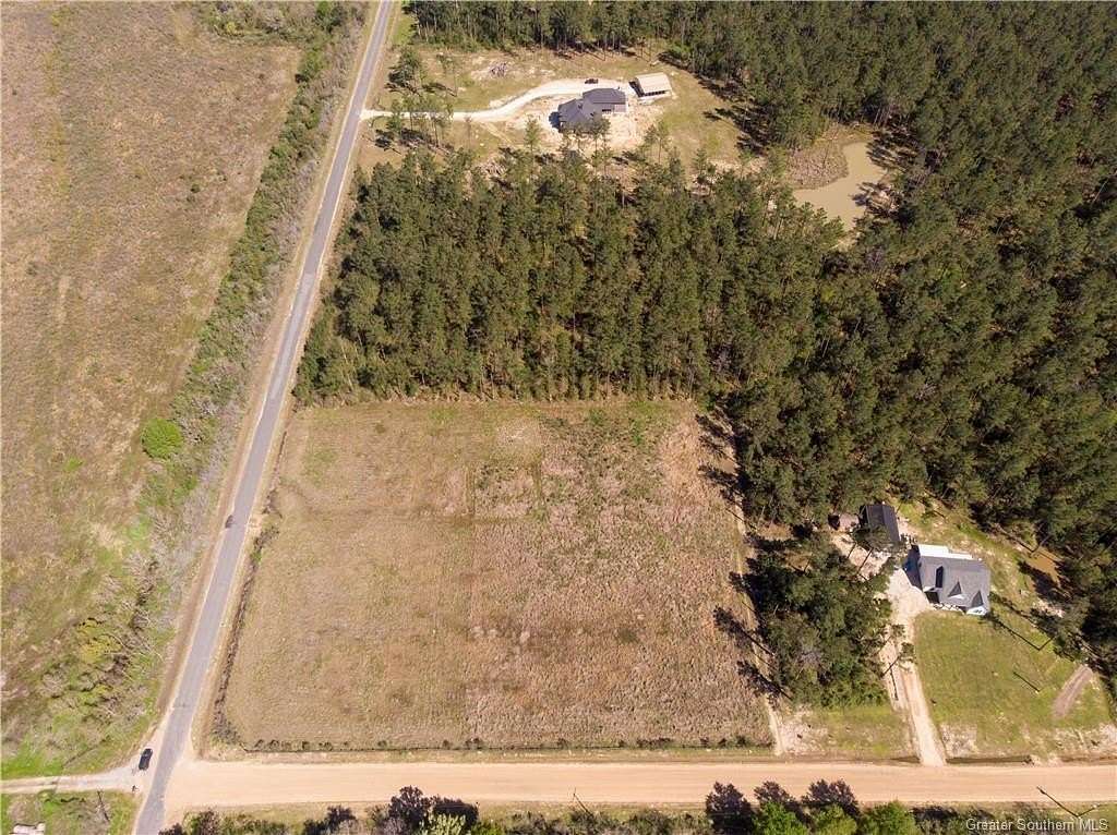 3.6 Acres of Land for Sale in Iowa, Louisiana