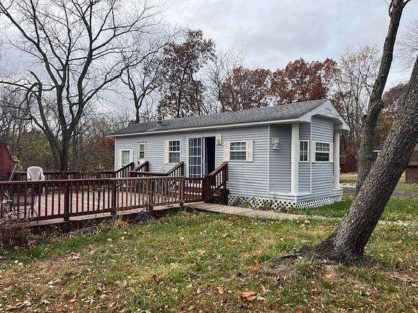 0.12 Acres of Residential Land with Home for Sale in Seneca, Illinois