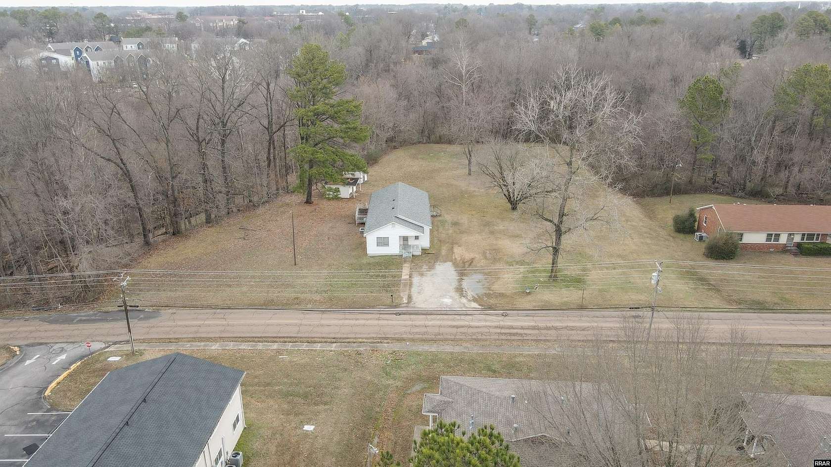 1.5 Acres of Residential Land with Home for Sale in Martin, Tennessee