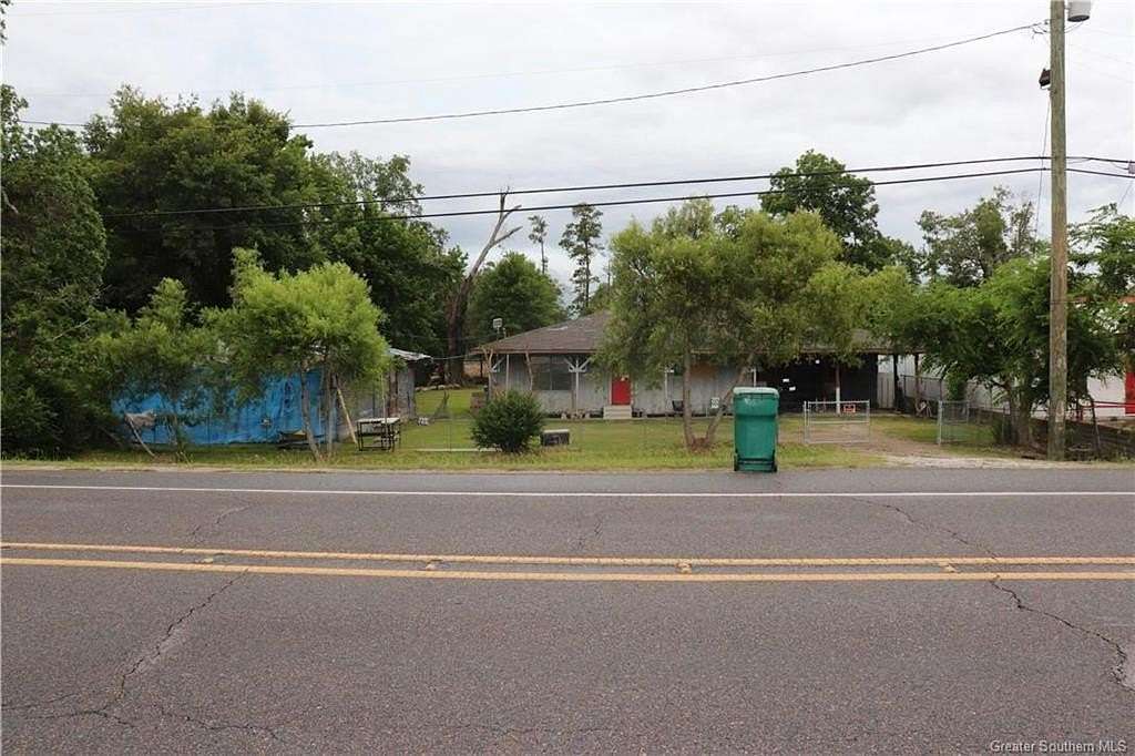 0.39 Acres of Commercial Land for Sale in Sulphur, Louisiana