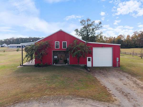 4.59 Acres of Residential Land with Home for Sale in Greenbrier, Arkansas