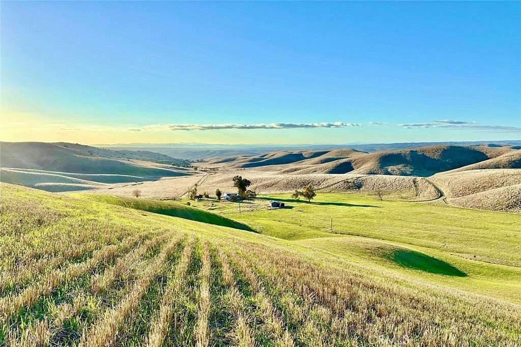 160 Acres of Land for Sale in Shandon, California