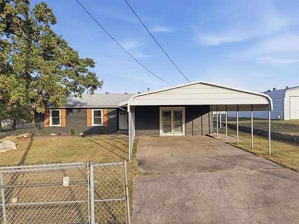 1.5 Acres of Residential Land with Home for Sale in Sapulpa, Oklahoma