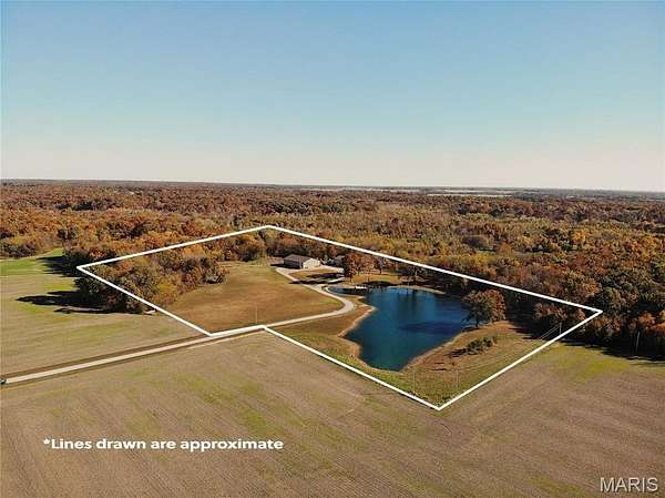 13.6 Acres of Recreational Land with Home for Sale in Patoka, Illinois