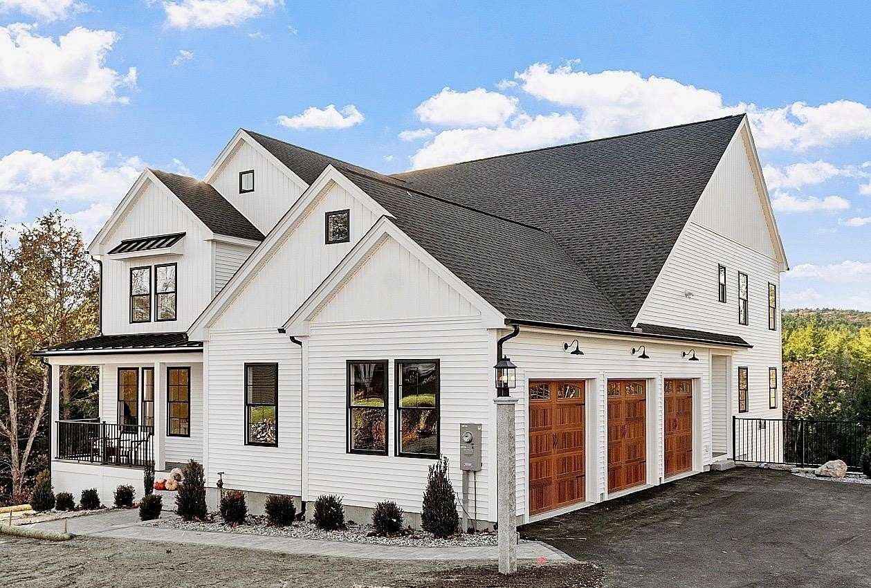 1.65 Acres of Residential Land with Home for Sale in Bedford, New Hampshire