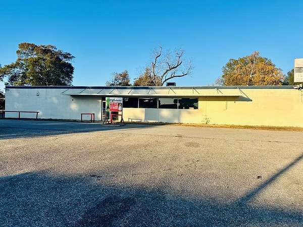 2 Acres of Improved Commercial Land for Sale in Troy, Alabama