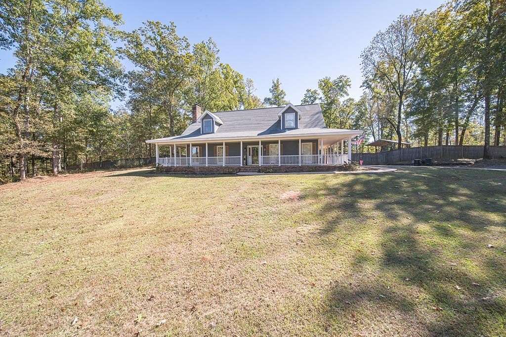 4.89 Acres of Residential Land with Home for Sale in Ellerslie, Georgia