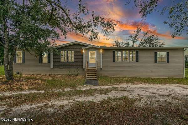 10 Acres of Land with Home for Sale in Hawthorne, Florida