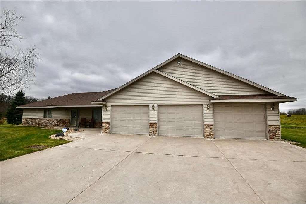 6 Acres of Residential Land with Home for Sale in Milaca, Minnesota