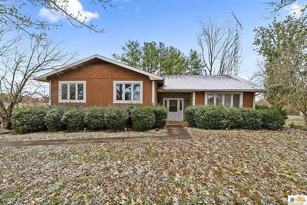 6 Acres of Residential Land with Home for Sale in Glasgow, Kentucky