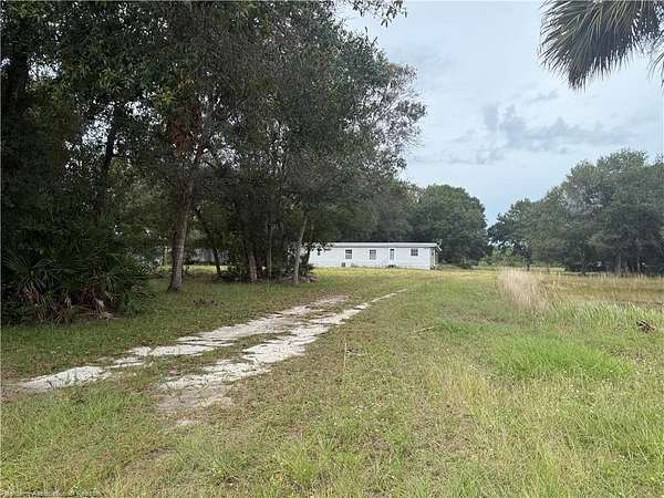 4.82 Acres of Residential Land with Home for Sale in Lorida, Florida