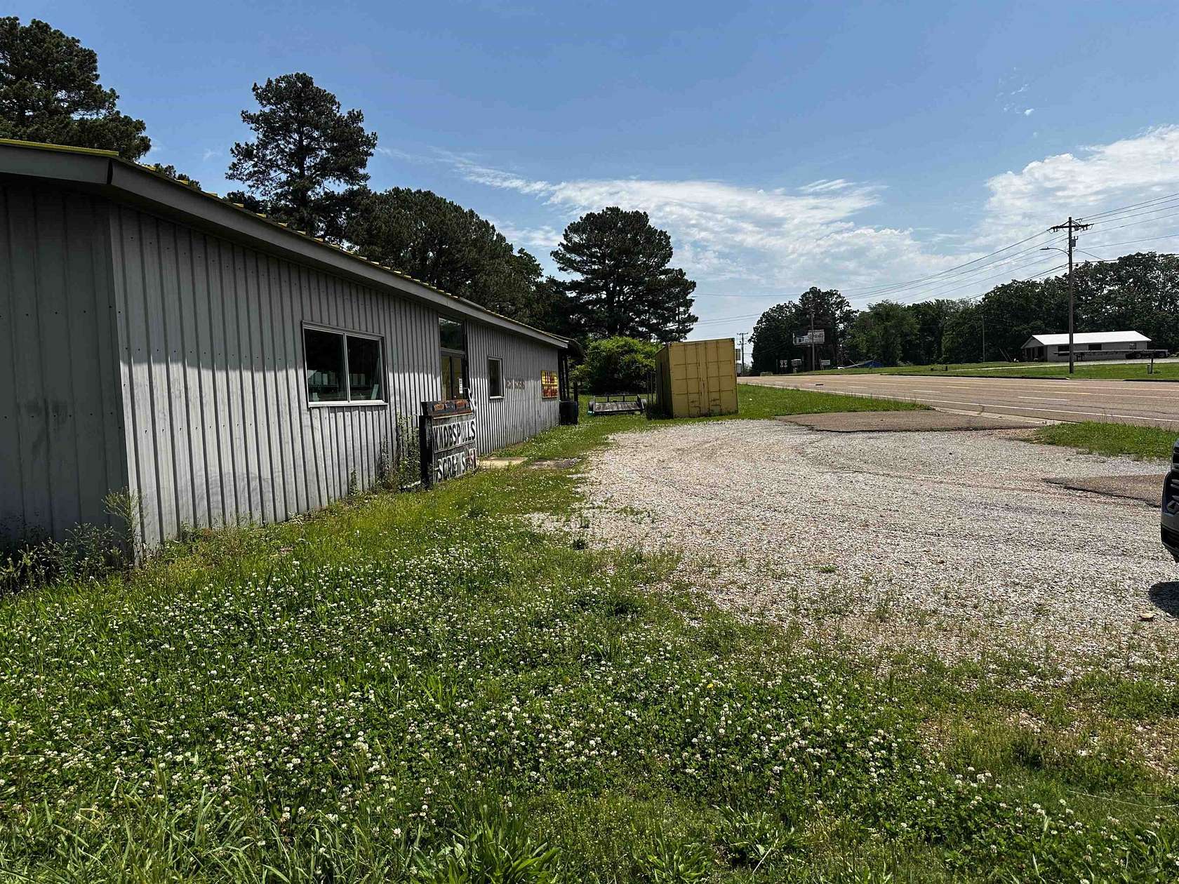 0.83 Acres of Residential Land for Sale in Crump, Tennessee