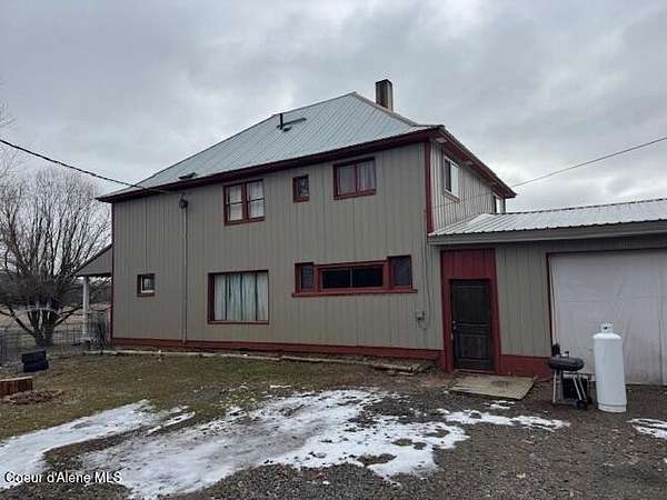 2.5 Acres of Residential Land with Home for Sale in Fernwood, Idaho