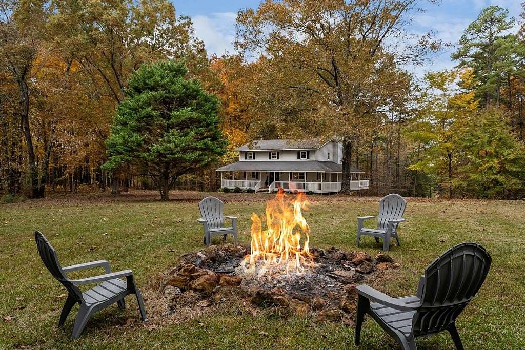 6.12 Acres of Residential Land with Home for Sale in Silver Creek, Georgia