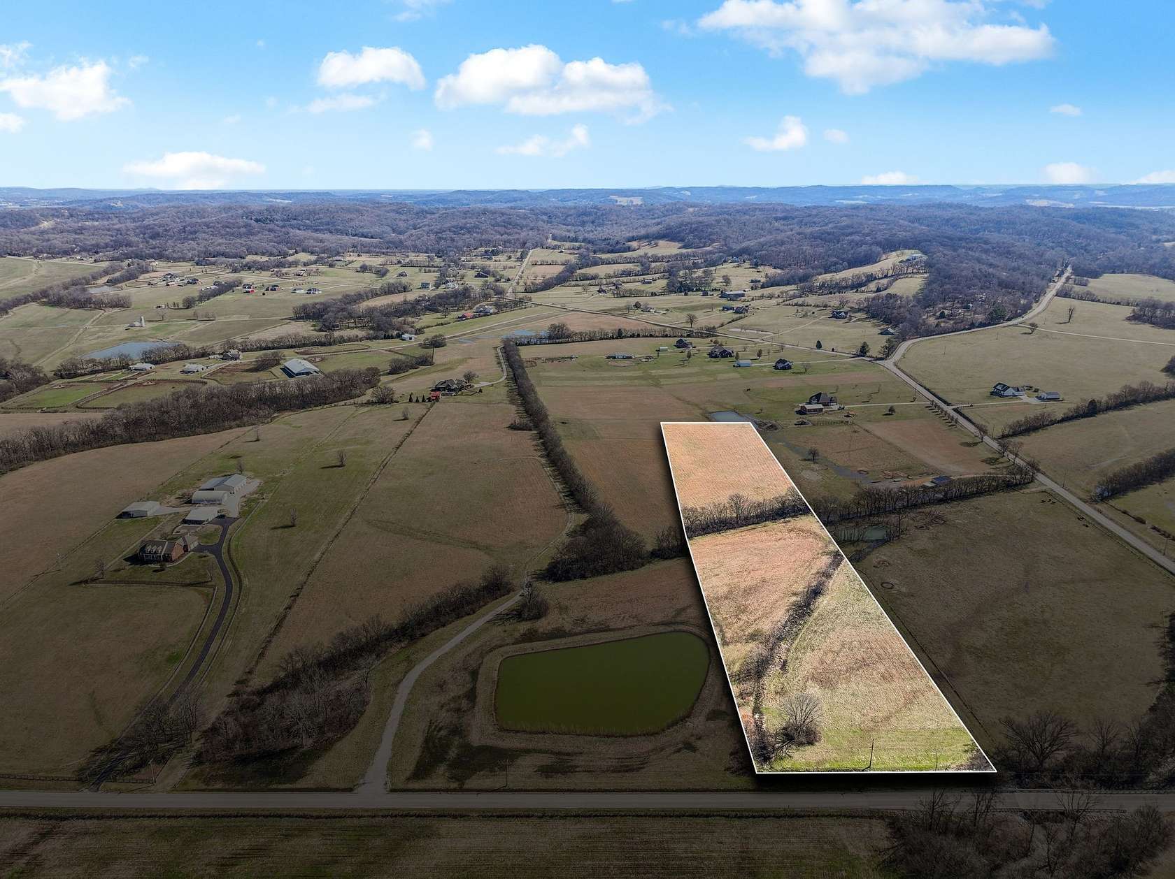 8 Acres of Residential Land for Sale in Columbia, Tennessee