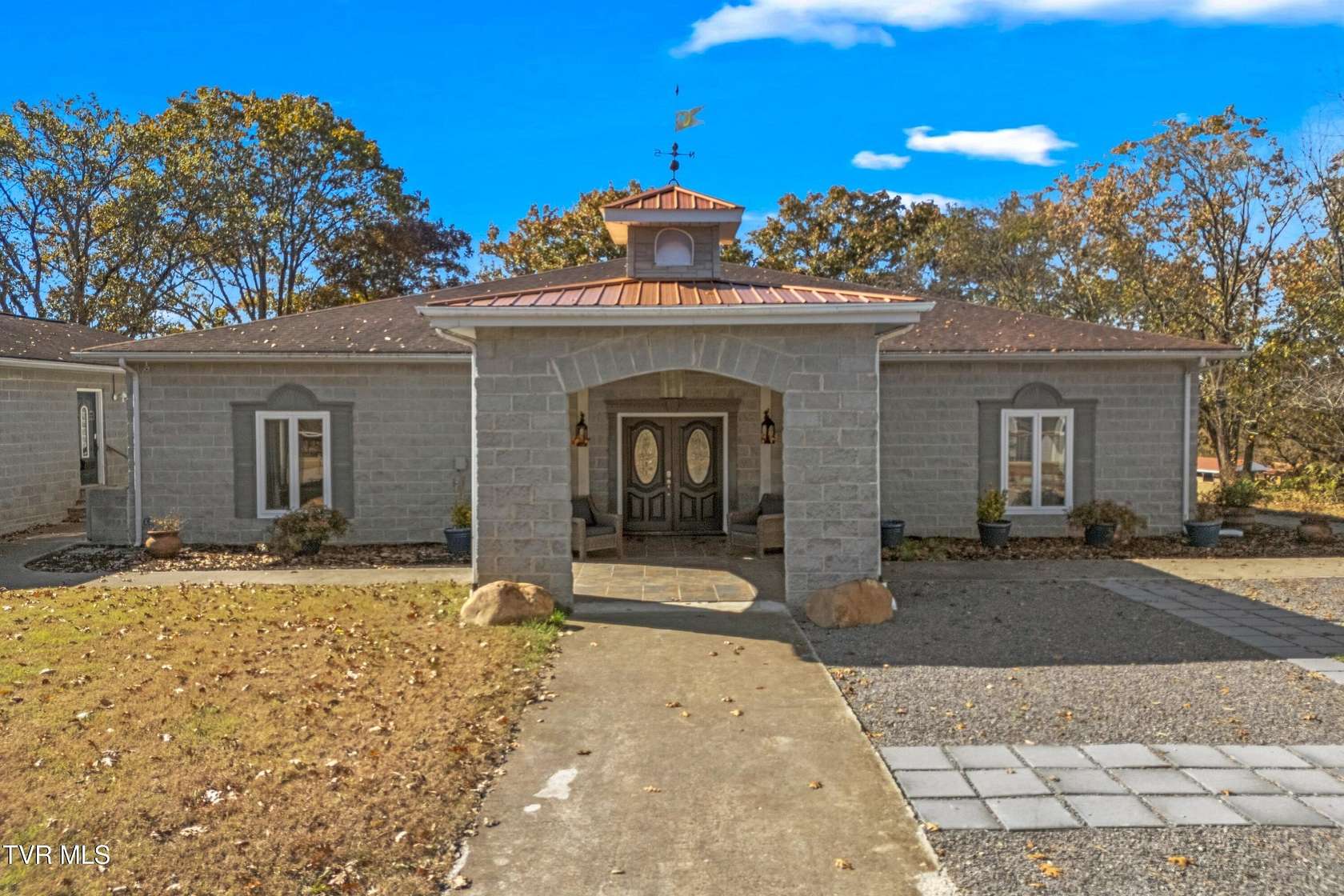 15.8 Acres of Land with Home for Sale in Russellville, Tennessee