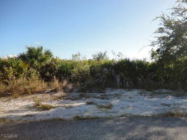 0.25 Acres of Residential Land for Sale in Lehigh Acres, Florida