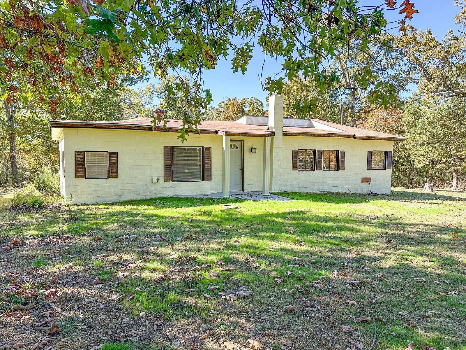 4.5 Acres of Residential Land with Home for Sale in Cave City, Arkansas