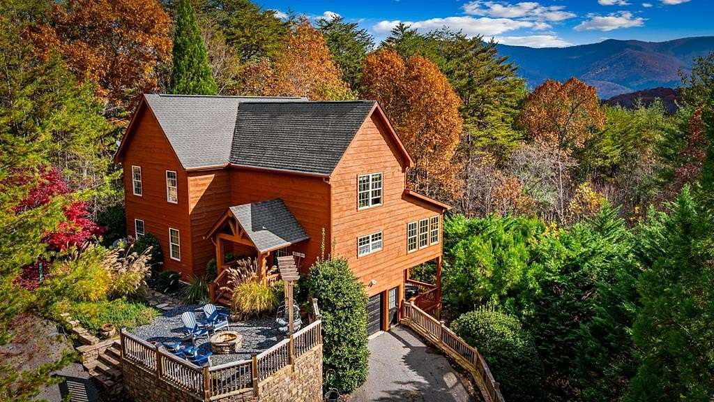 3.12 Acres of Residential Land with Home for Sale in Blairsville, Georgia