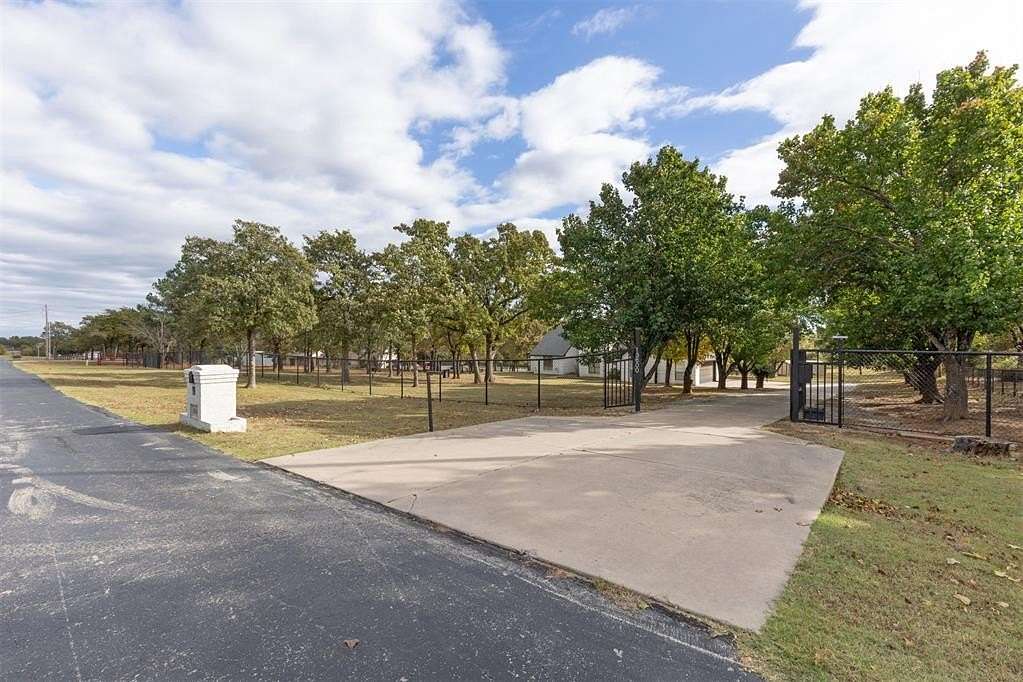 5 Acres of Residential Land with Home for Sale in Oklahoma City, Oklahoma