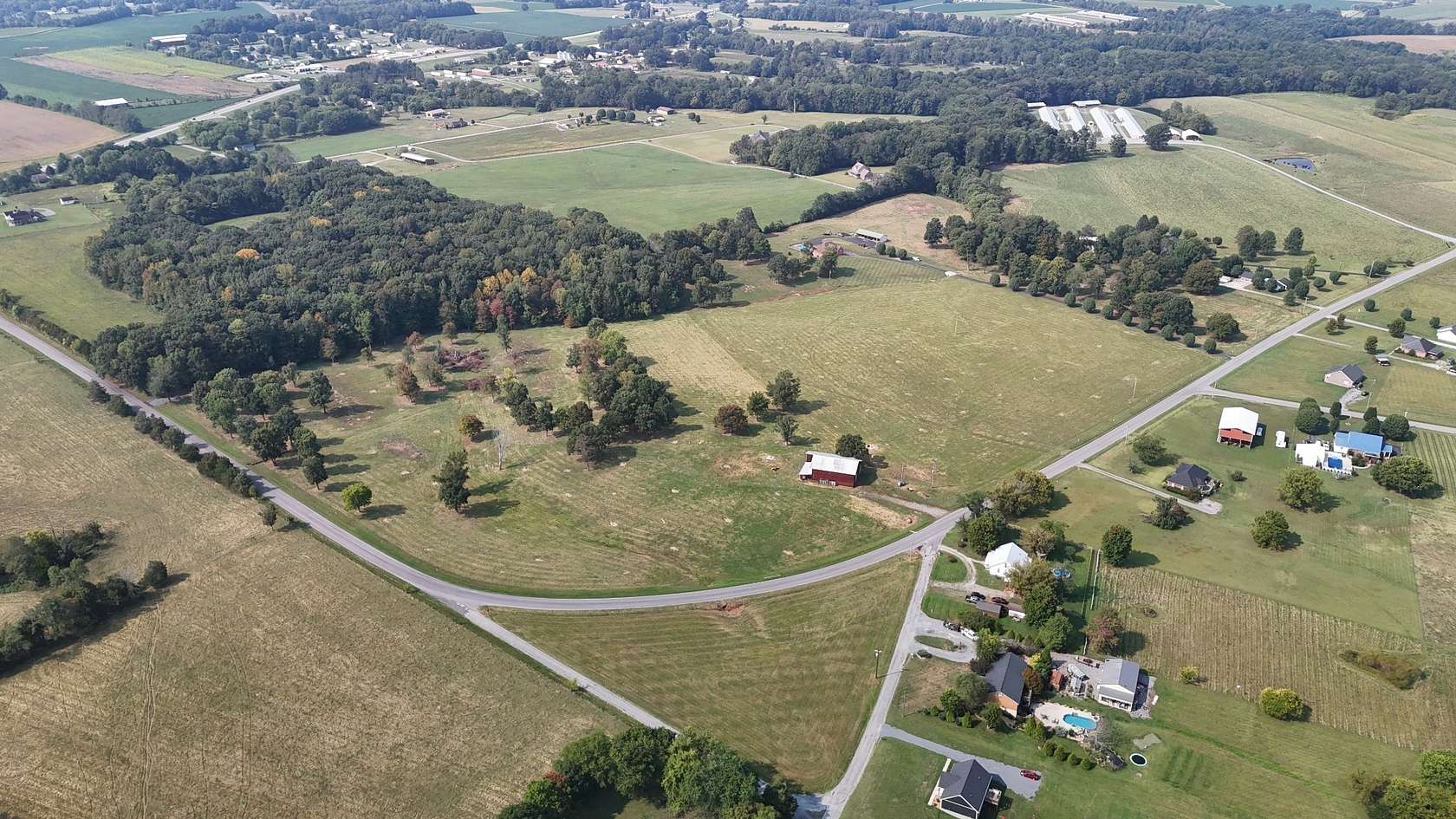 1.37 Acres of Residential Land for Sale in Lafayette, Tennessee