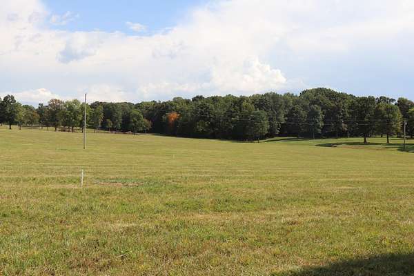 1 Acre of Residential Land for Sale in Lafayette, Tennessee