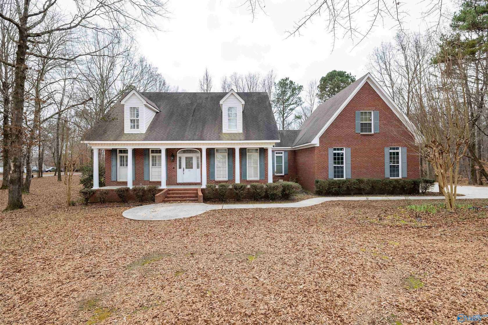 2 Acres of Land with Home for Sale in Hamilton, Alabama