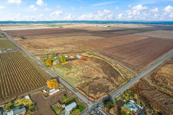 13.6 Acres of Land for Sale in Toppenish, Washington