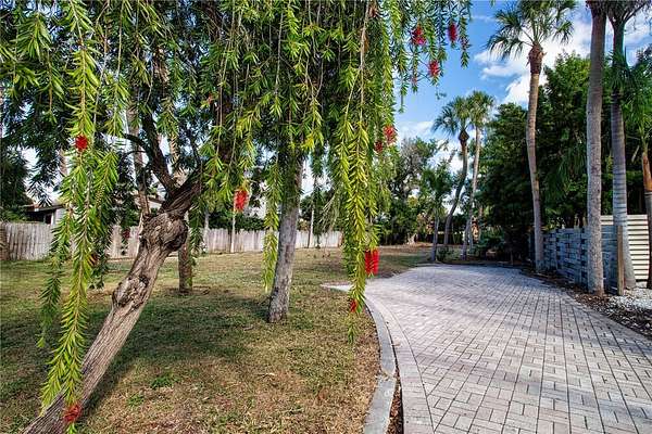 0.23 Acres of Residential Land for Sale in Sarasota, Florida