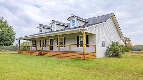 1.5 Acres of Residential Land with Home for Sale in Winnsboro, Texas