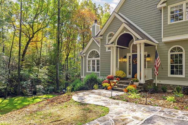 3.79 Acres of Residential Land with Home for Sale in Signal Mountain, Tennessee