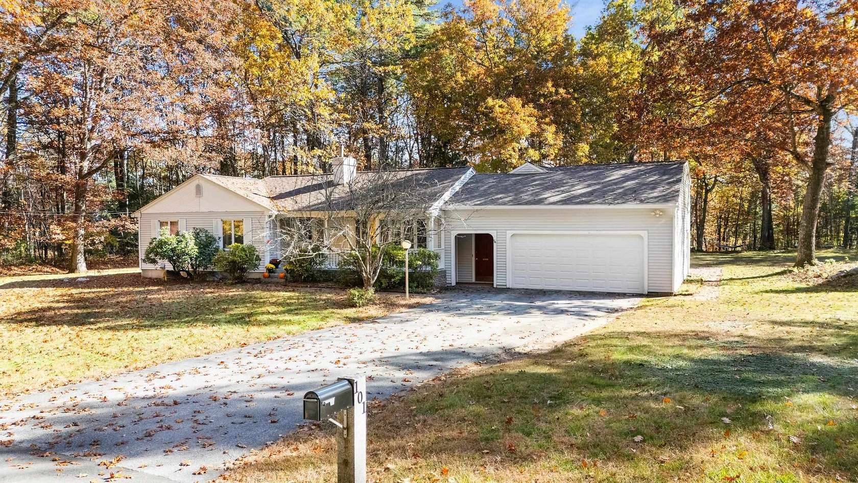 2.62 Acres of Residential Land with Home for Sale in Amherst, New Hampshire