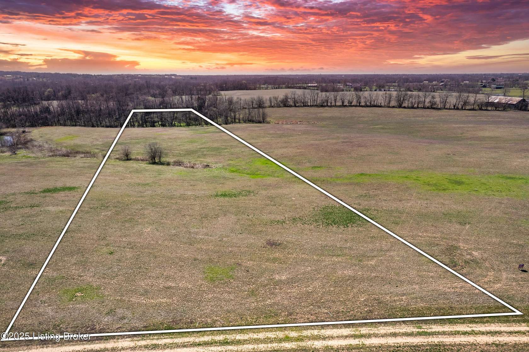 5 Acres of Land for Sale in Shelbyville, Kentucky