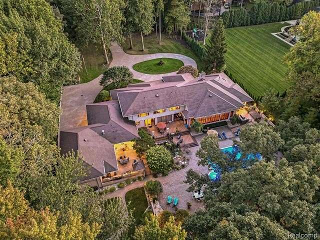 2.15 Acres of Residential Land with Home for Sale in Clinton Charter Township, Michigan