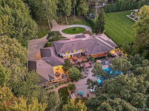 2.15 Acres of Residential Land with Home for Sale in Clinton Charter Township, Michigan