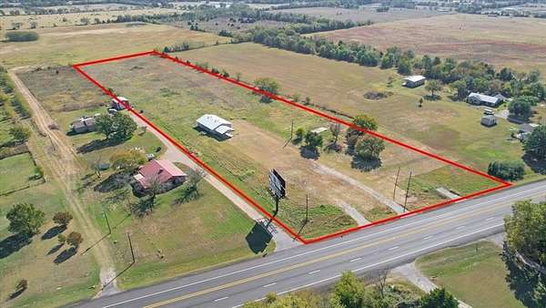 7.39 Acres of Mixed-Use Land for Sale in Bonham, Texas