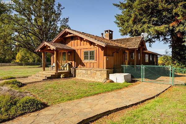 143 Acres of Agricultural Land with Home for Sale in Roseburg, Oregon