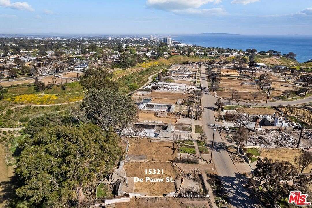 0.19 Acres of Residential Land for Sale in Pacific Palisades, California
