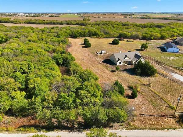 3 Acres of Residential Land for Sale in Alvarado, Texas