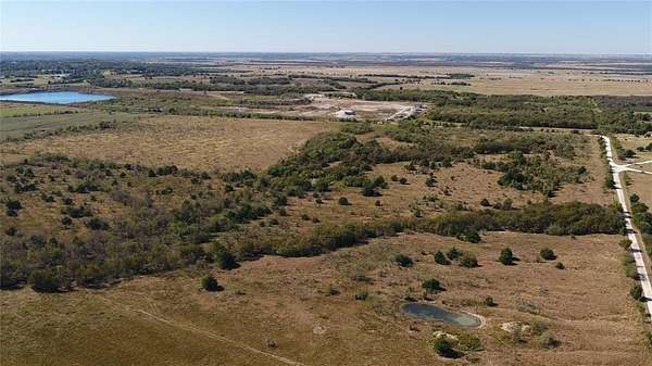 10 Acres of Recreational Land for Sale in Tehuacana, Texas