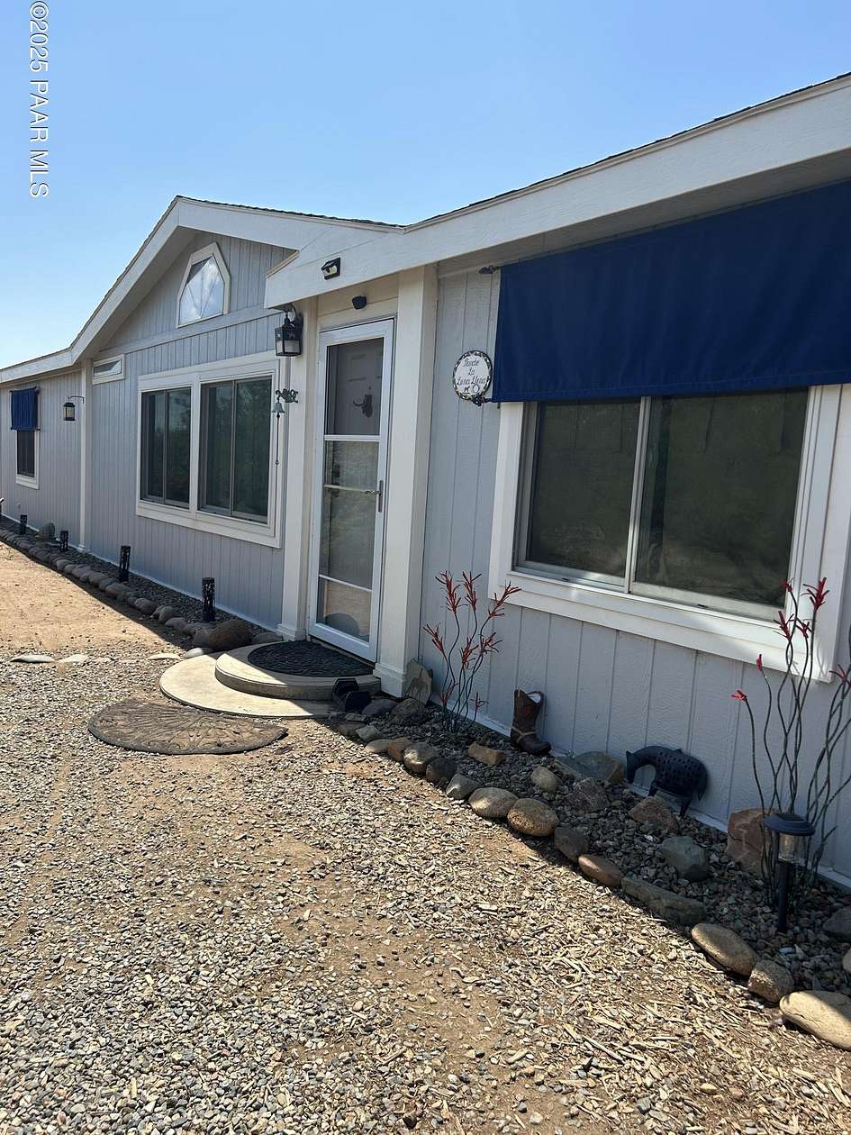 2 Acres of Residential Land with Home for Sale in Mayer, Arizona