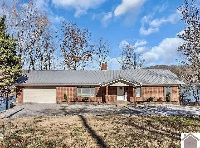 1.75 Acres of Residential Land with Home for Sale in Cadiz, Kentucky