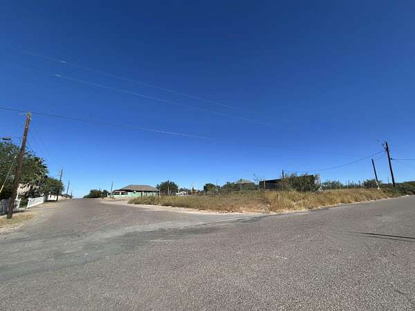 0.5 Acres of Residential Land for Lease in Laredo, Texas